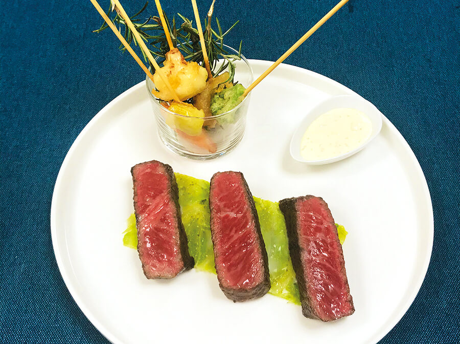 Rosemary-smoked double-sided top-round, served with vegetables from Val de Saône fried in wagyu fat, and sour Créme de Bresse with red onion.